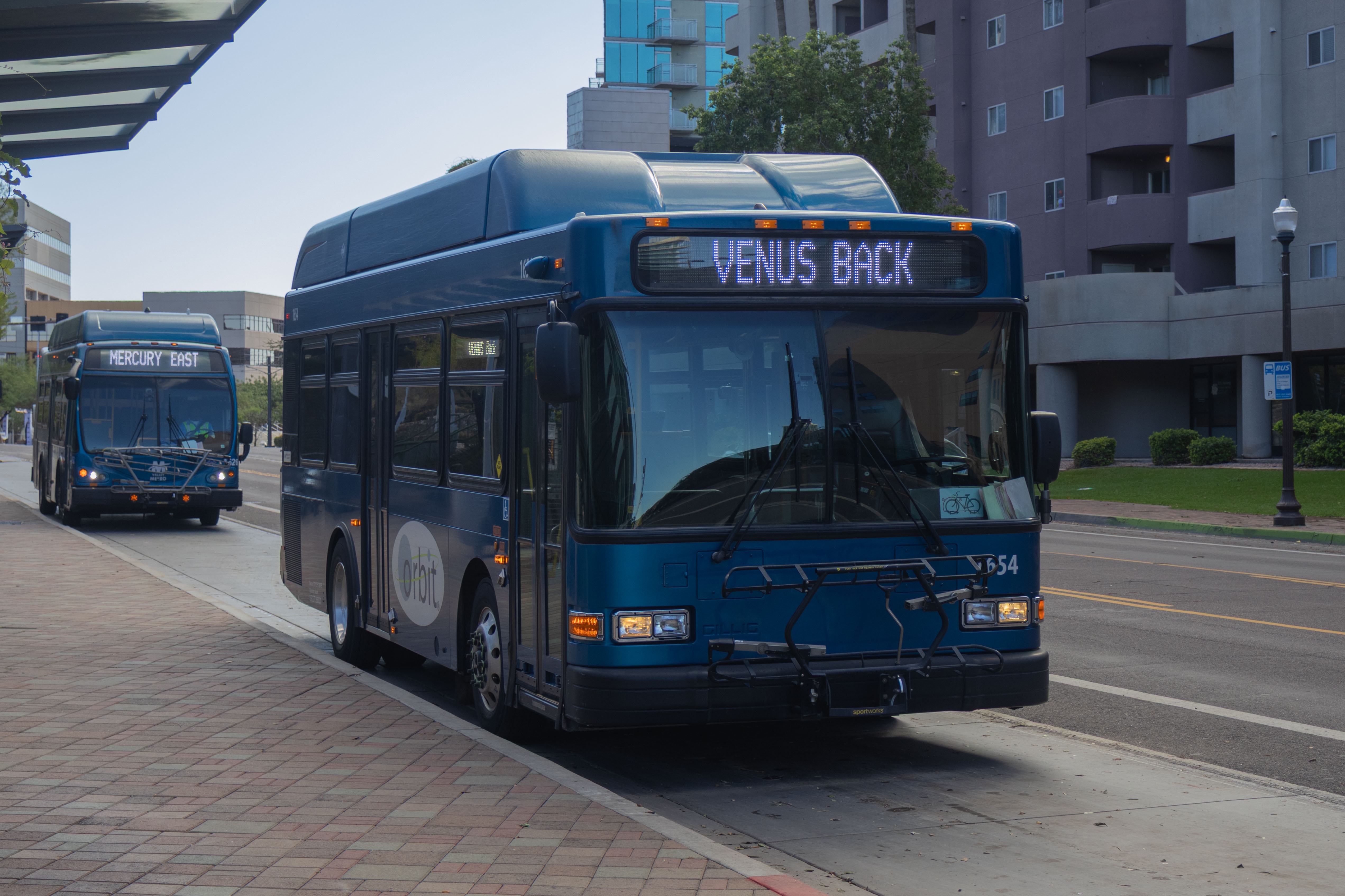 A blue Orbit bus, number 1654, at 5th Street and Forest Avenue on Venus Back