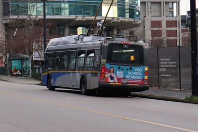 Bus 2117
1/8/2025 - Bus 2117 on route 5
Keywords: TransLink Route 5;Trolleybus;New Flyer