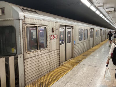 Train 5342
8/1/2024 - Train 5342 on Line 2
Keywords: Toronto Transit Commission Line 2;Metro;Bombardier