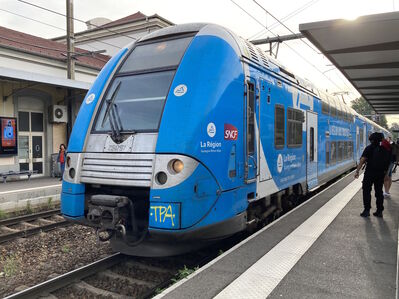 Train Z24757
7/3/2024 - Train Z24757 on a TER line
Keywords: SNCF TER;Regional rail;Alstom