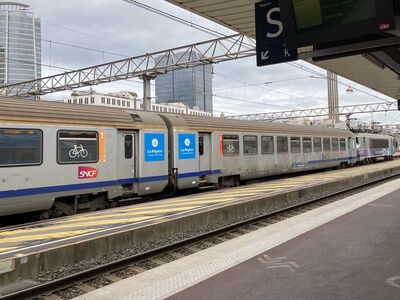 Train BB22269
7/3/2024 - Train BB22269 on a TER line
Keywords: SNCF TER;Regional rail;Alstom