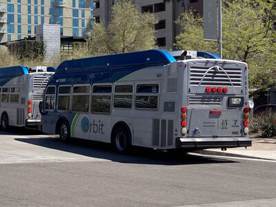 Bus 1637
4/2/2024 - Bus 1637 on the [url=https://transit.aznate.tech/phoenix/bus/eart/]Orbit Earth[/url] route
Keywords: Valley Metro Orbit Earth;Bus;ENC