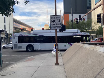 Bus 6733
11/1/2024 - Bus 6733 on [url=https://transit.aznate.tech/phoenix/bus/522/]route 522[/url]
Keywords: Valley Metro Route 522;Bus;New Flyer