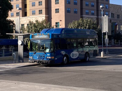 Bus 1651
11/22/2024 - Bus 1651 on the [url=https://transit.aznate.tech/phoenix/bus/eart/]Orbit Earth[/url] route
Keywords: Valley Metro Orbit Earth;Bus;Gillig