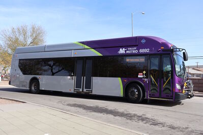 Bus 6892
2/1/2025 - Bus 6892 on [url=https://transit.aznate.tech/phoenix/bus/40/]route 40[/url]
Keywords: Valley Metro Route 40;Bus;New Flyer