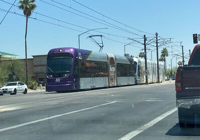 Train 121
5/20/2022 - Train 121 on the [url=https://transit.aznate.tech/phoenix/rail/]Light Rail[/url] route Westbound
Keywords: Valley Metro Rail;Light Rail;Kinki Sharyo