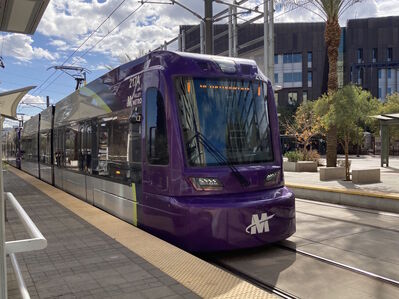 Train 217
1/28/2025 - Train 217 on the [url=https://transit.aznate.tech/phoenix/rail/]Light Rail[/url] route Westbound
Keywords: Valley Metro Rail;Light Rail;Siemens
