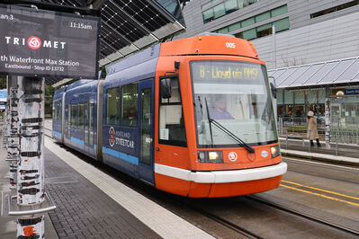 Train 005
1/3/2025 - Train 005 on route B
Keywords: Portland Streetcar Route B;Streetcar;Skoda