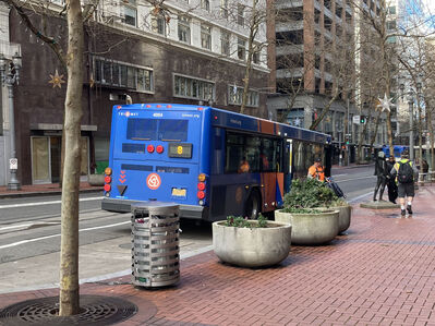 Bus 4054
12/30/2024 - Bus 4054 on route 8
Keywords: TriMet Route 8;Bus;Gillig