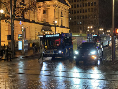 Bus 4225
12/31/2024 - Bus 4225 on route 8
Keywords: TriMet Route 8;Bus;Gillig