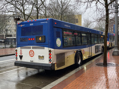 Bus 3525
1/3/2025 - Bus 3525 on route 4
Keywords: TriMet Route 4;Bus;Gillig
