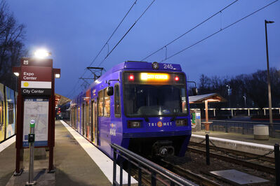 Train 245
1/1/2025 - Train 245 on the MAX Yellow Line
Keywords: TriMet MAX Yellow Line;Light Rail;Siemens