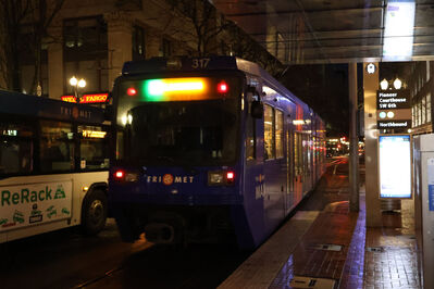 Train 317
1/3/2025 - Train 317 on the MAX Green Line
Keywords: TriMet MAX Green Line;Light Rail;Siemens