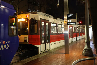 Train 116
1/3/2025 - Train 116 on the MAX Yellow Line
Keywords: TriMet MAX Yellow Line;Light Rail;Bombardier