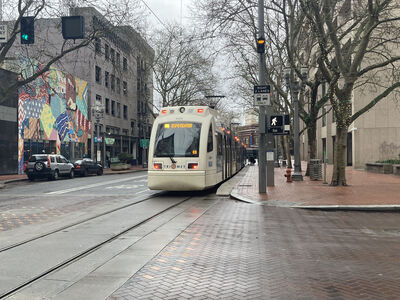 Train 409
1/1/2025 - Train 409 on the MAX Yellow Line
Keywords: TriMet MAX Yellow Line;Light Rail;Siemens