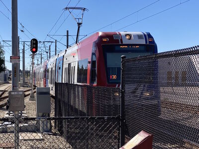 Train 1141
10/5/2023 - Train 1141 on the TRAX Red Line
Keywords: UTA TRAX Red Line;Light Rail;Siemens