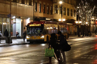 Bus 6201
1/4/2025 - Bus 6201 on the RapidRide E Line
Keywords: King County Metro RapidRide E Line;Bus;BRT;New Flyer