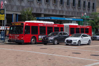 Bus 3337
8/10/2026 - Bus 3337 on route P1
Keywords: Pittsburgh Regional Transit Route P1;Bus;New Flyer