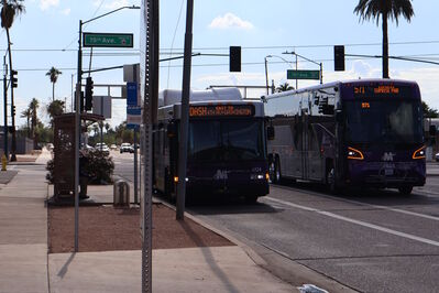 Bus 5124
6/2/2025 - Bus 5124 on the [url=https://transit.aznate.tech/phoenix/bus/dash/]DASH Circulator[/url] route
Keywords: Valley Metro DASH Circulator;Bus;Gillig