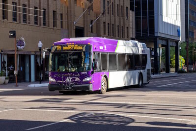Bus 5698
6/7/2025 - Bus 5698 on [url=https://transit.aznate.tech/phoenix/bus/0a/]route 0A[/url]
Keywords: Valley Metro Route 0A;Bus;New Flyer
