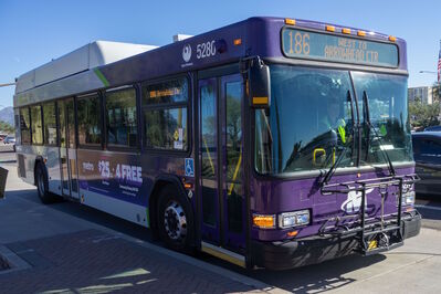 Bus 5280
11/28/2025 - Bus 5280 on [url=https://transit.aznate.tech/phoenix/bus/186/]route 186[/url]
Keywords: Valley Metro Route 186;Bus;Gillig