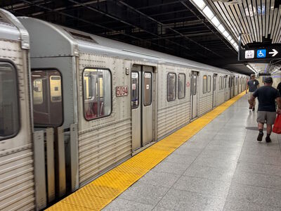 Train 5094
7/27/2026 - Train 5094 on Line 2
Keywords: Toronto Transit Commission Line 2;Metro;Bombardier